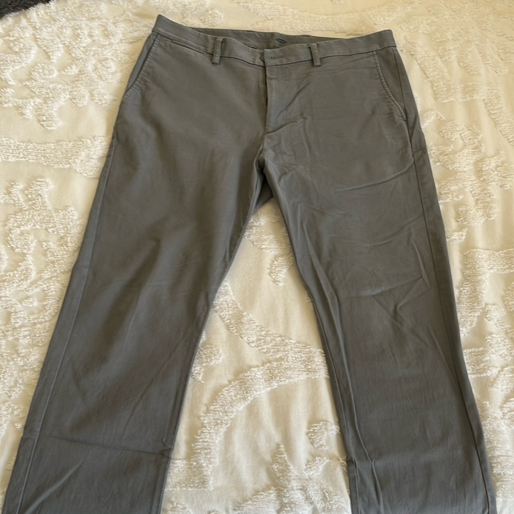 Old Navy 36x32 ultimate slim gray jeans